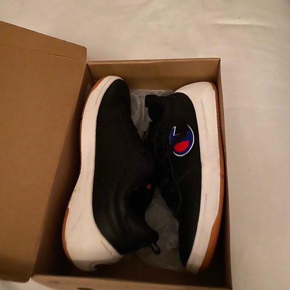 Champiom shoes - Picture 3 of 5